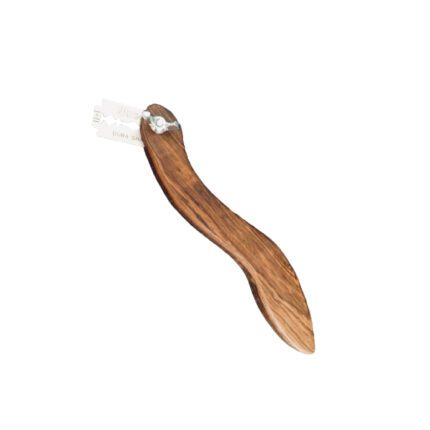 Cuchillo greñador de madera para panadería, con diseño curvo y ergonómico para cortes precisos.