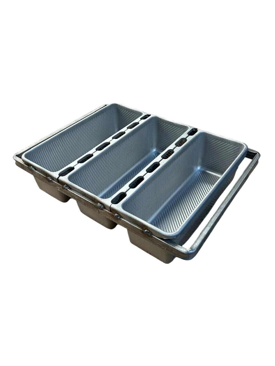 Trincha aluminizada lactal 30x10x10 x 3 unidades sin tapa. Estructura 20-10 carro 70x45 711 Trincha aluminizada lactal 30x10x10 x 3 unidades sin tapa. Estructura 20-10 carro 70x45 Codigo 711 - Image 1